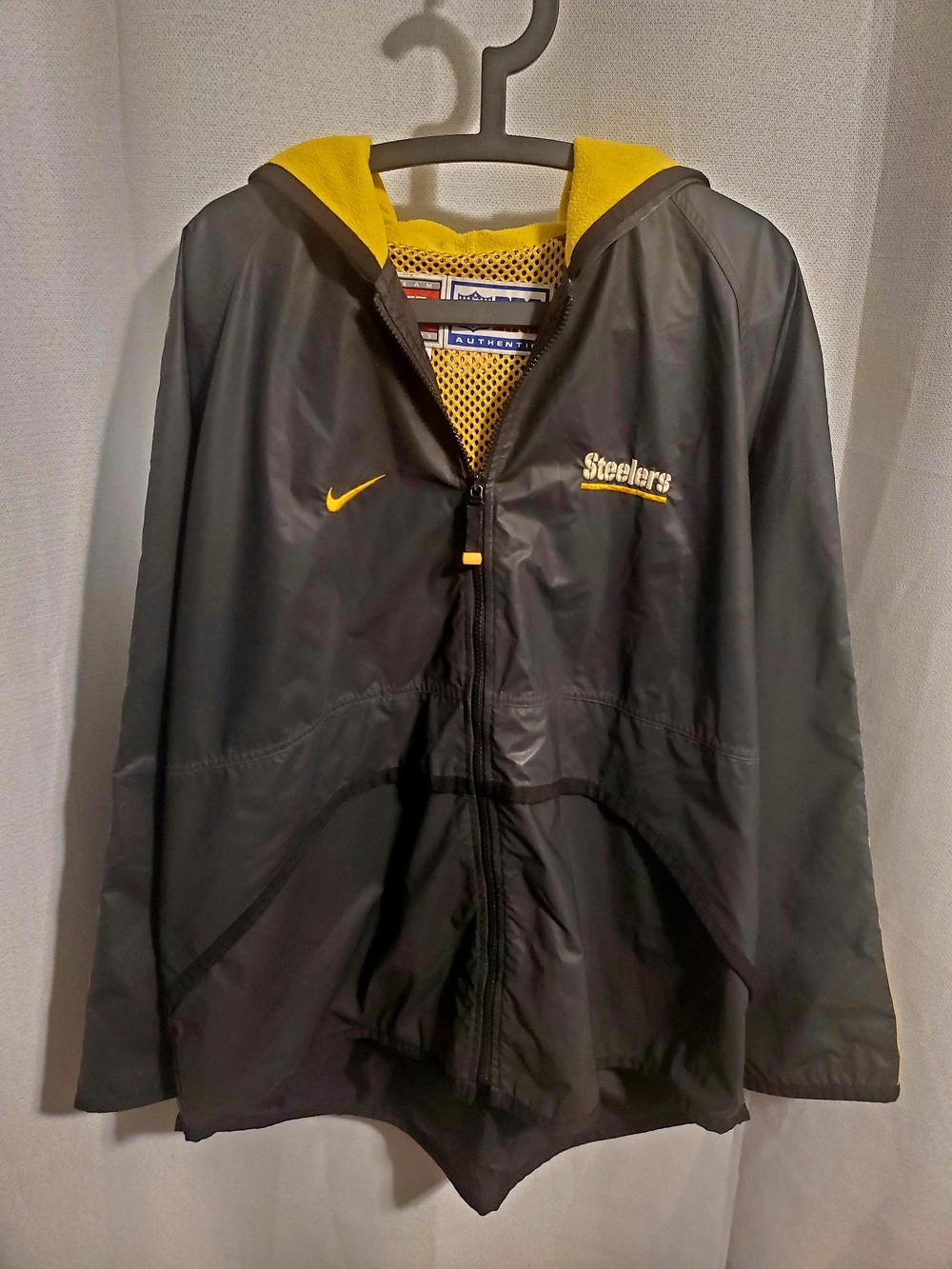 Nike Pittsburgh Steelers NFL Black & Gold Hooded Windbreaker Jacket